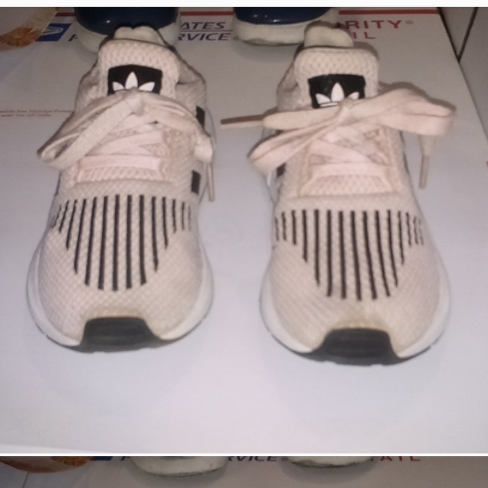 Adidas Swift Run